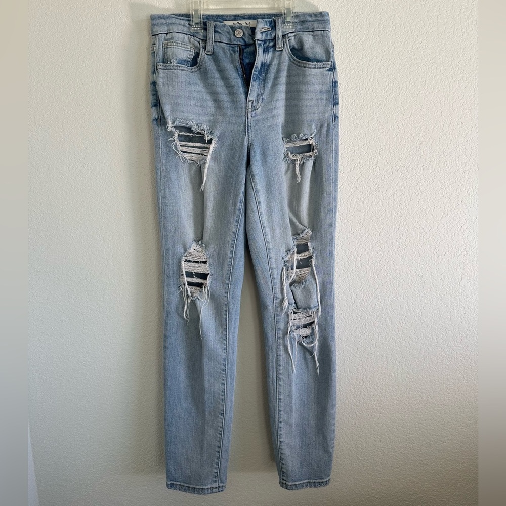 High Rise Mom Jeans - Picture 2 of 4